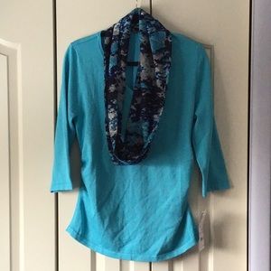 NWT NOTATIONS SIZE LARGE SWEATER WITH Removable Scarf.